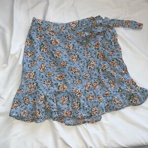 American Eagle Floral Skirt
